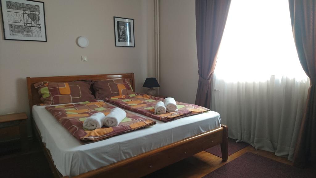 Hostel Bimbo スコピエ エクステリア 写真