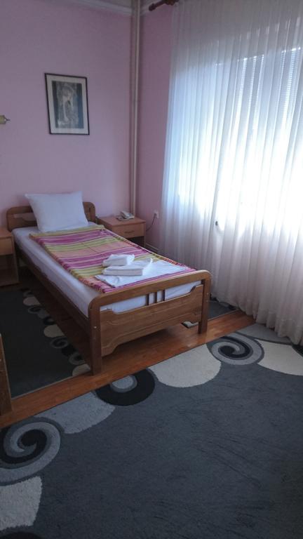 Hostel Bimbo スコピエ エクステリア 写真